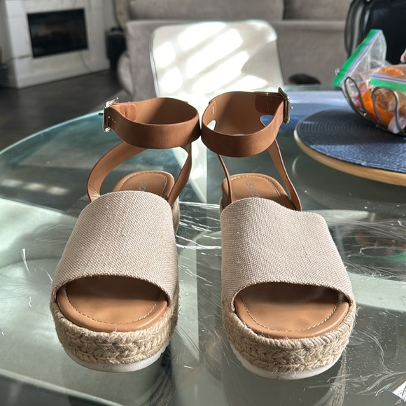 Soda Shoes/Sandal for Women size 10 Brown/Cream - Picture 5 of 9